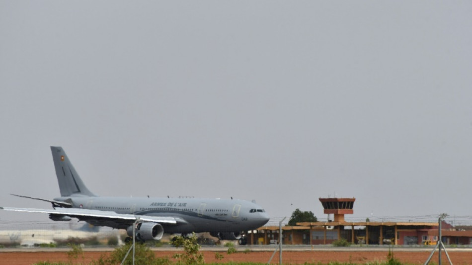 Nach Milit&auml;rputsch: Erster franz&ouml;sischer Evakuierungsflug im Niger gestartet