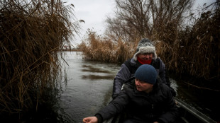La peligrosa traves&iacute;a del r&iacute;o Dni&eacute;per en Jers&oacute;n bajo el fr&iacute;o y las bombas
