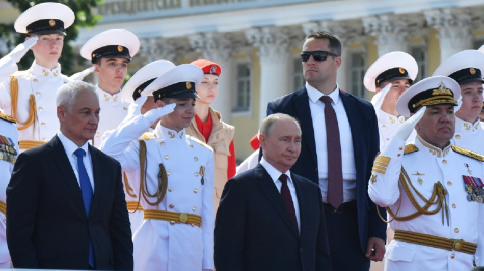 Putin amea&ccedil;a retomar produ&ccedil;&atilde;o de armas nucleares de alcance m&eacute;dio