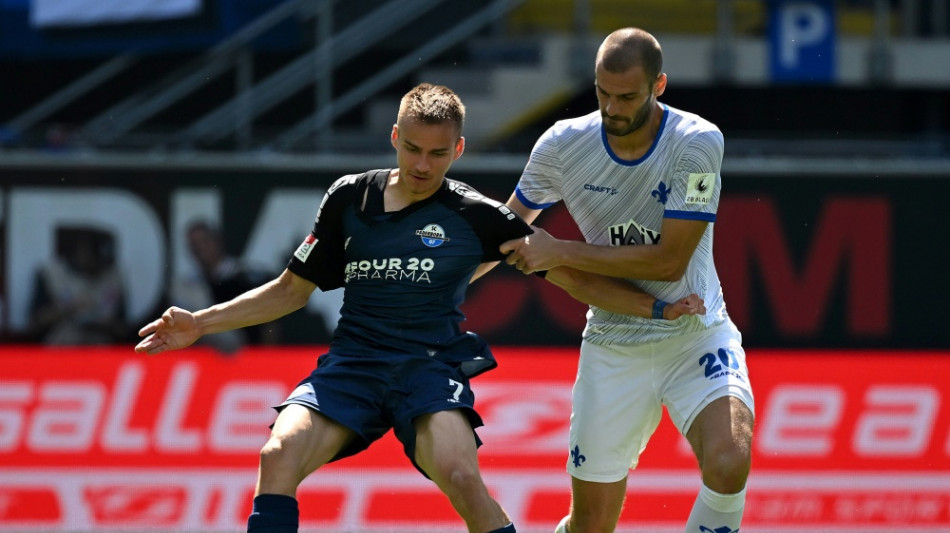 Paderborn schie&szlig;t sich an die Spitze