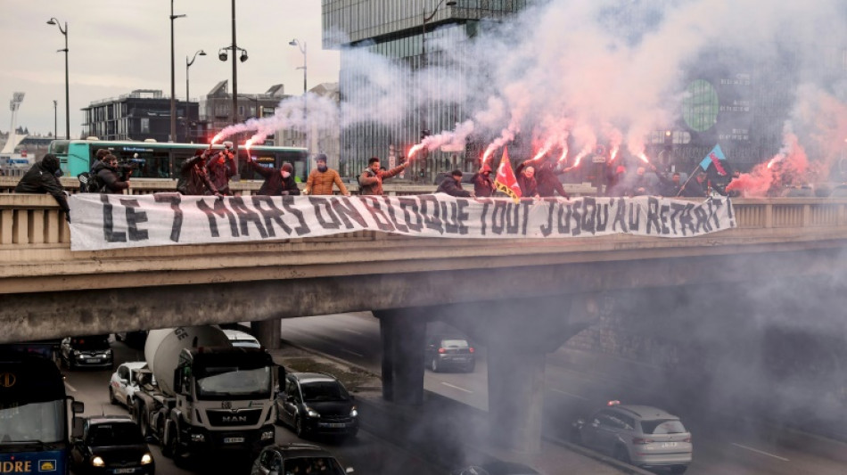 Retraites: les syndicats jouent leurs derni&egrave;res cartes pour dire "stop" au gouvernement