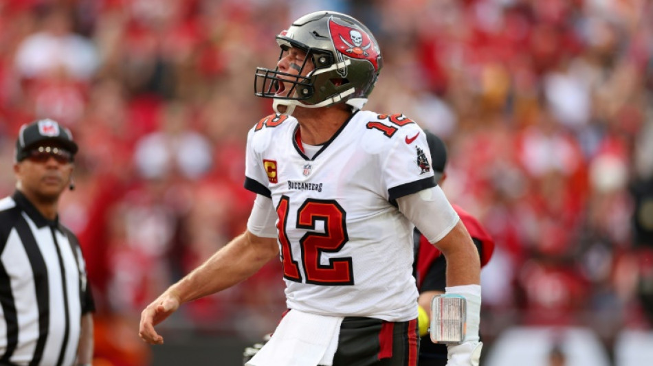 Brady sparks Bucs into NFL playoffs and Giants also qualify