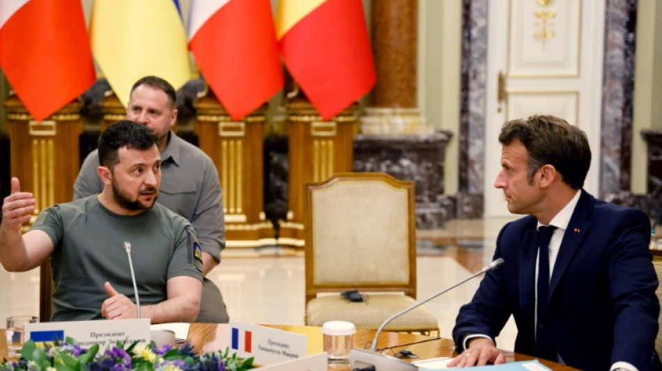 Macron, blanco de cr&iacute;ticas por su visita a Kiev en plena campa&ntilde;a electoral en Francia