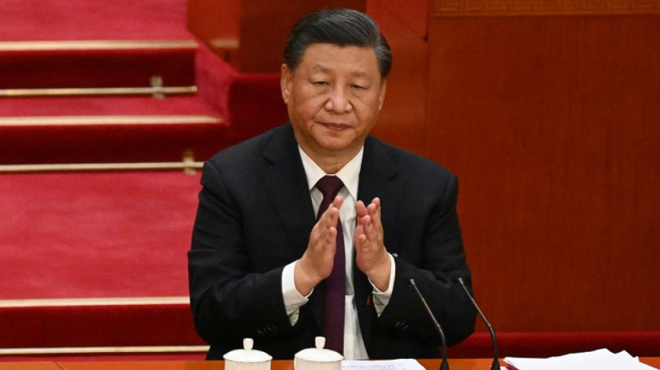 En Chine, ouverture d'une r&eacute;union au sommet autour de Xi Jinping, la croissance ralentit