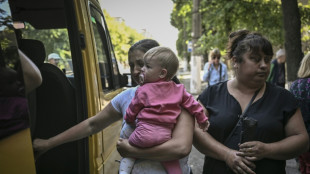 Ucrania ataca posiciones rusas en el sur y "resiste" en batalla clave del Donb&aacute;s