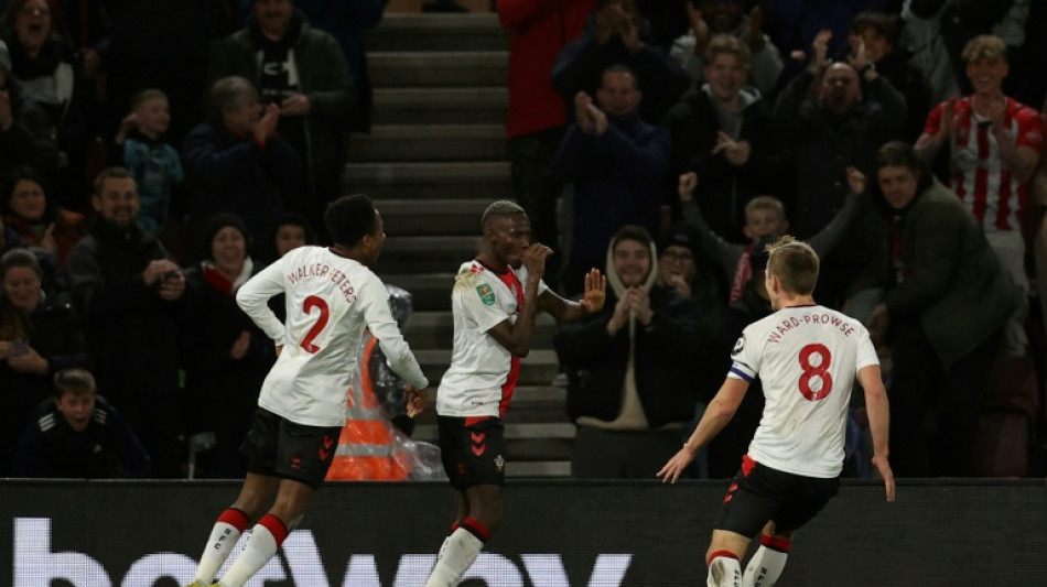 Southampton stun Man City to reach League Cup semis