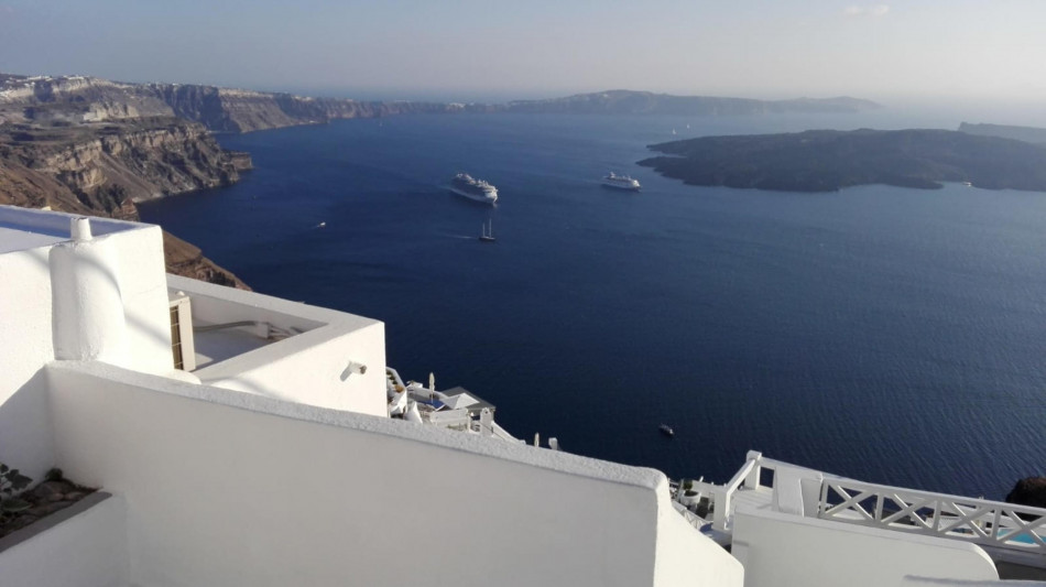 Da oggi la tassa per le crociere a Mykonos e Santorini