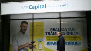 "Nos mintieron": el desplome de los fondos de pensiones agobia a los jubilados en Chile