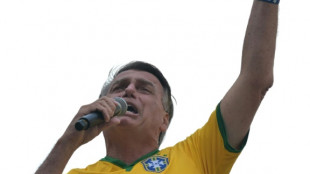 'N&atilde;o podemos concordar' com afastamento de 'opositores', diz Bolsonaro a apoiadores