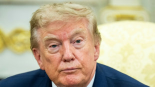 Trump amea&ccedil;a bombardear Om&atilde; se pa&iacute;s assinar acordo com Ir&atilde; sobre Ormuz