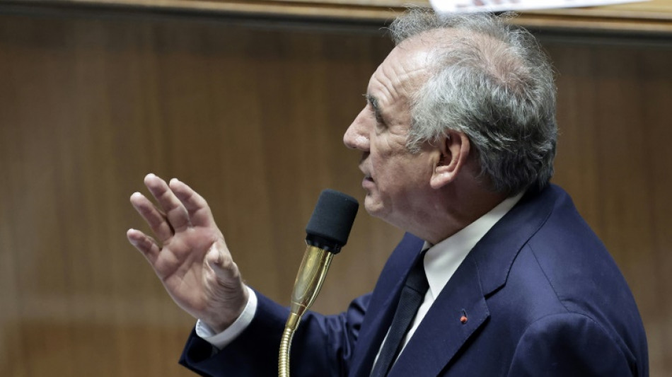 Sabotages électriques: la surveillance va être étendue "à tous les lieux critiques", dit Bayrou 