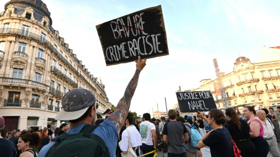 Junger Mann stirbt bei Protesten in Frankreich nach Sturz von Supermarktdach