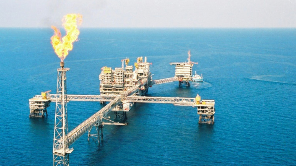 Catar anuncia un acuerdo para suministrar gas a China durante casi tres d&eacute;cadas