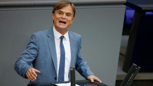 Auto von AfD-Politiker Baumann ausgebrannt - Bekennerschreiben der Antifa