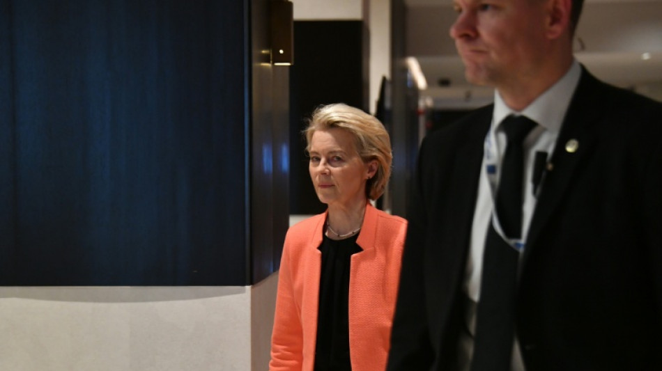 Droits de douane: l'UE tend la main à Trump mais se prépare au bras de fer