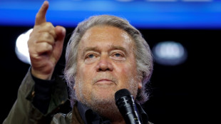 Tribunal americano confirma pena de pris&atilde;o para Steve Bannon, ex-assessor de Trump