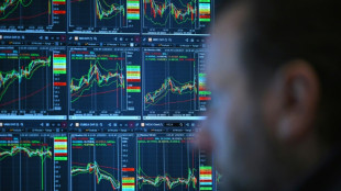 Wall Street ouvre en ordre dispers&eacute;, consolide apr&egrave;s de nouveaux records
