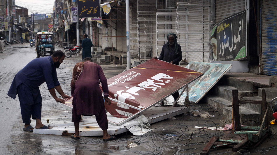 Inondazioni in Pakistan, 400 morti in 10 giorni