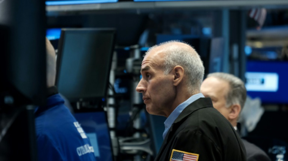 Wall Street en ordre dispers&eacute;, la tech chute, le Dow Jones s'accroche