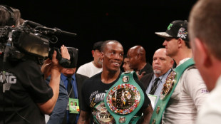 Foster out-duels Vargas for vacant WBC super-featherweight crown