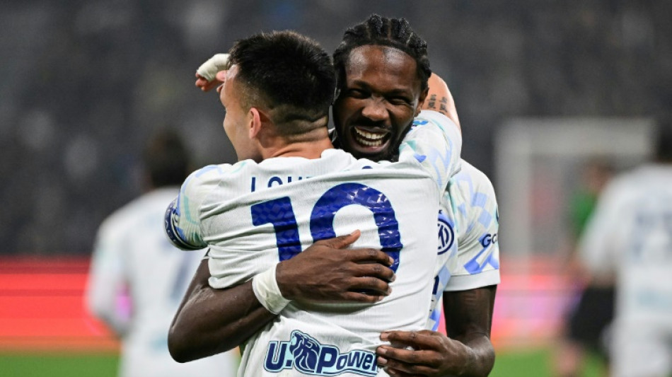 Inter de Mil&atilde;o goleia Sassuolo (5-0) e dispara na lideran&ccedil;a da Serie A