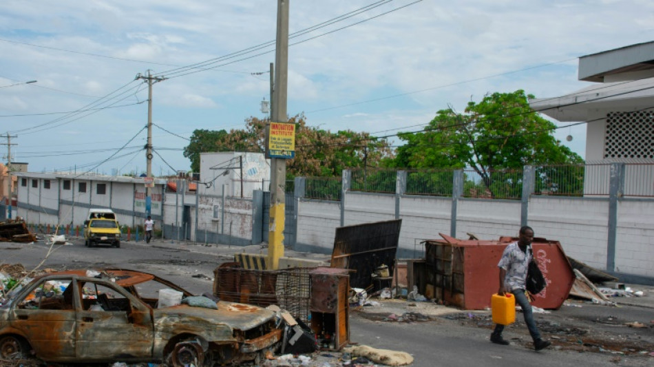 Contingente de policiais do Qu&ecirc;nia viaja ao Haiti em 25 de junho