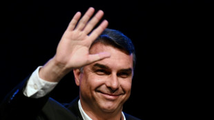 Flavio Bolsonaro on way to Ecuador from Argentina after fleeing Brazil