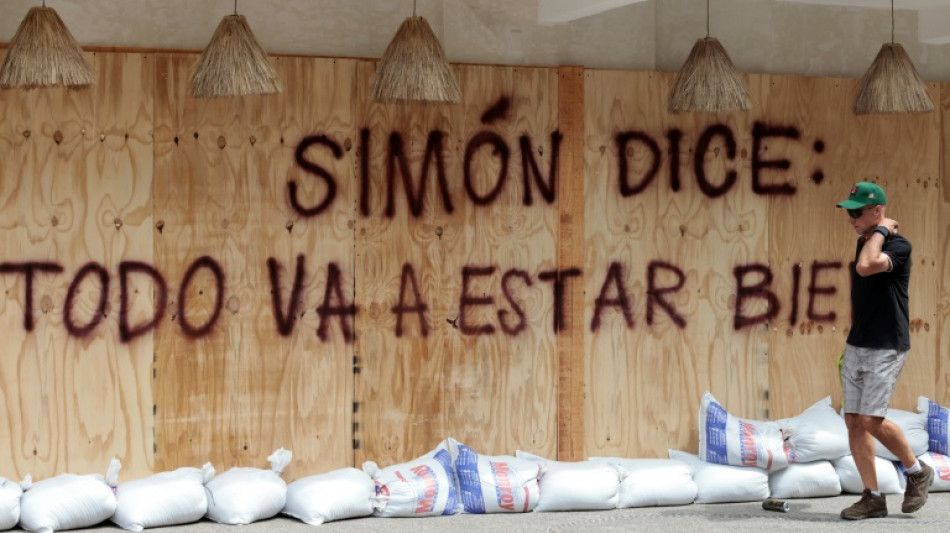 Le cyclone Simon se renforce en s'approchant du Mexique