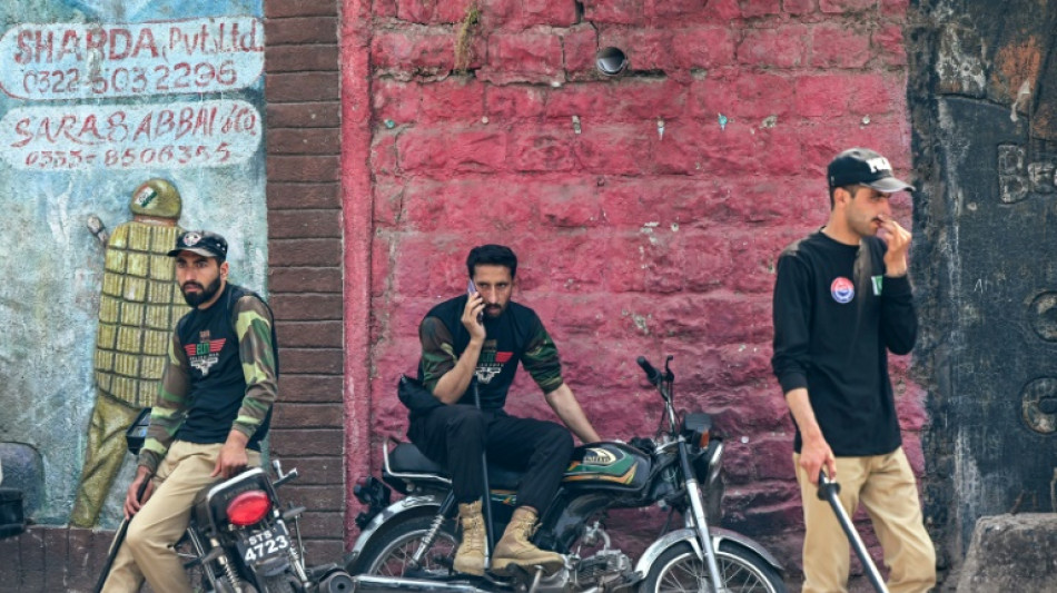 Islamabad teste un deuxième missile, exercices de défense indiens