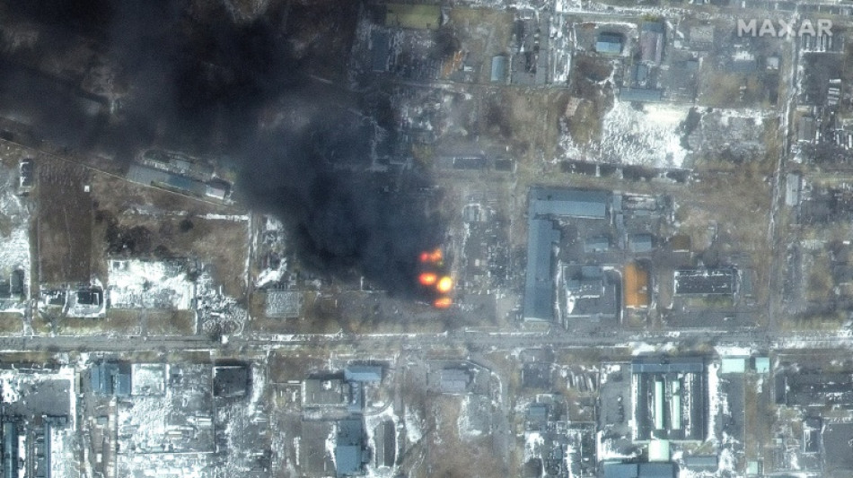 Ukraine: bombardements russes massifs, Kiev craint d'&ecirc;tre encercl&eacute;e