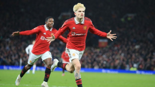 Man Utd beat West Ham to reach FA Cup quarters as Spurs dumped out