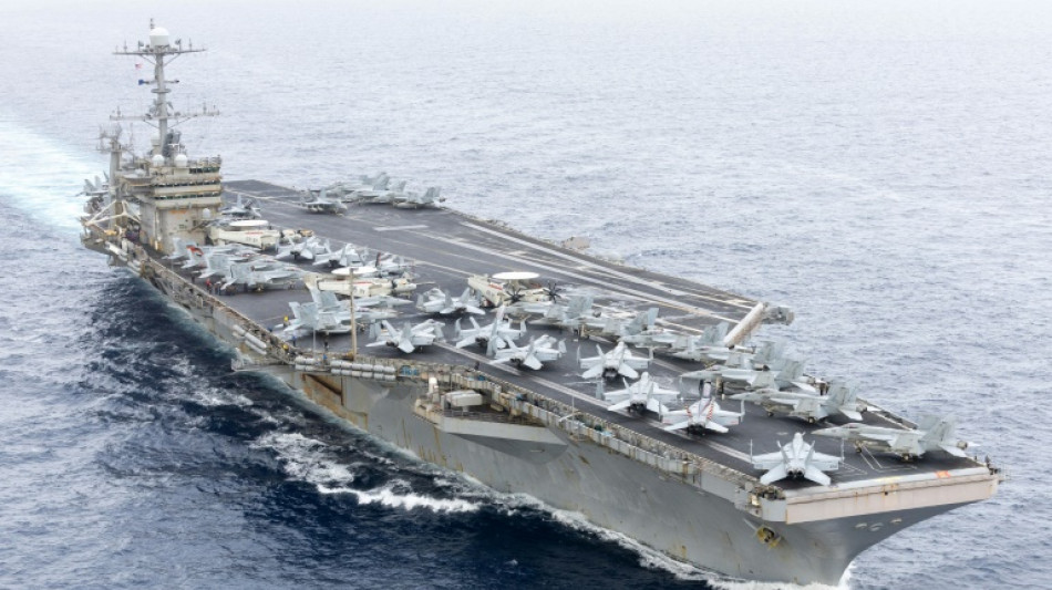 Un portaaviones de EEUU choca con un buque mercante en el Mediterr&aacute;neo