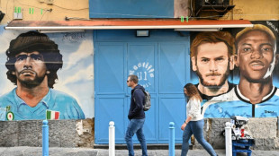 Naples gearing up for title party as faltering Milan come to town