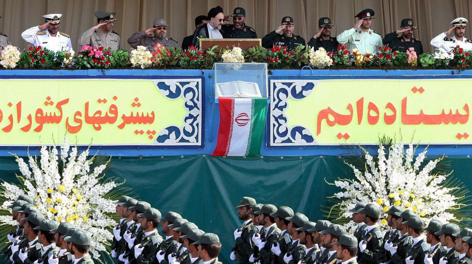 Khamenei nomina un nuovo capo delle forze terrestri dei pasdaran