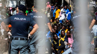 Lampedusa sieht sich mit Ankunft tausender Migranten konfrontiert