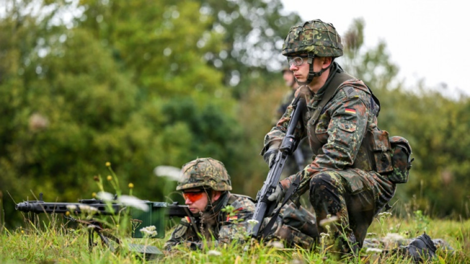 Bundeswehr will diese Woche Klarheit &uuml;ber Wehrdienst-Regel zu Auslandsreisen schaffen