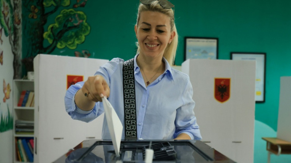 Les Albanais ont voté pour des législatives test sur le chemin de l'UE