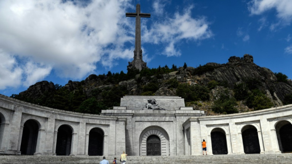 Exhumierung von B&uuml;rgerkriegsopfern in einstigem Franco-Mausoleum begonnen