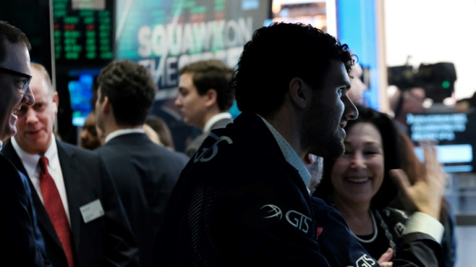 Wall Street termine en ordre dispers&eacute;, mont&eacute;e des taux obligataires