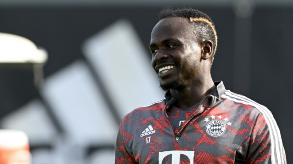 Mane returns to training with ball in Munich