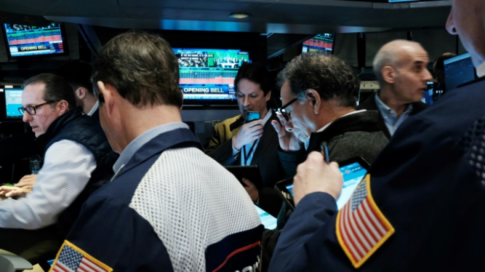 Wall Street oscille autour de l'&eacute;quilibre &agrave; la veille de l'inflation