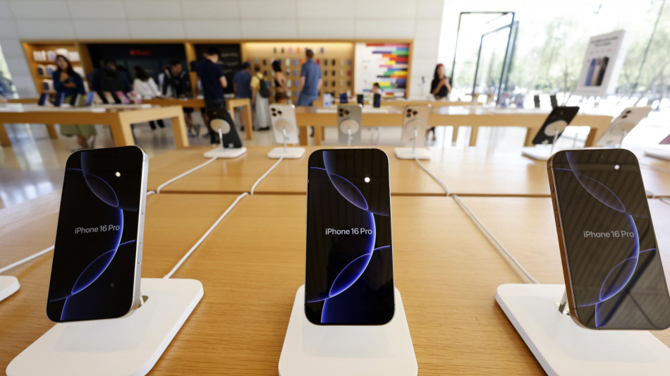 Trump-Apple annunceranno 100 miliardi investimenti in Usa