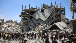 Israel bombardeia a Faixa de Gaza e aumenta a press&atilde;o sobre Rafah