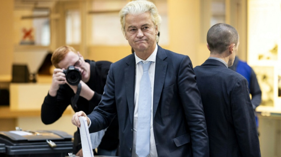 Partido de centro lidera boca de urna nas eleições legislativas dos Países Baixos