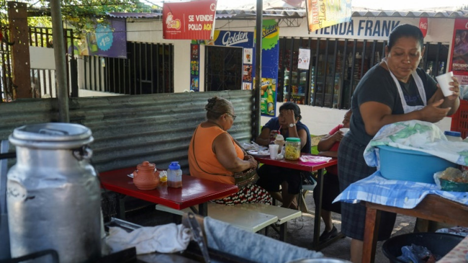 En un antiguo basti&oacute;n de las pandillas en El Salvador se vota... a&uacute;n con miedo