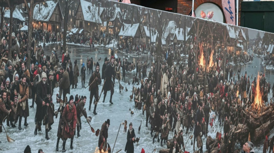 'Beggars belief': Londoners baffled by bizarre Christmas mural