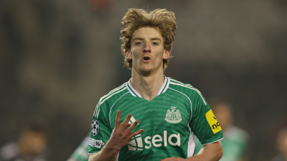 Gordon scores four as Newcastle hit Qarabag for six