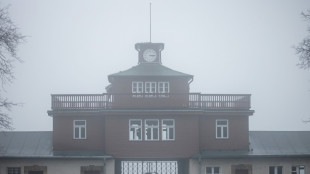 Ang&uacute;stia no memorial do campo de concentra&ccedil;&atilde;o de Buchenwald com vit&oacute;ria da extrema direita