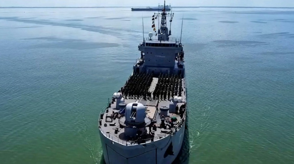 Venezuela denuncia que cazas de EEUU "se han atrevido a acercarse" a sus costas