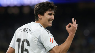 Com hat-trick de Gonzalo, Real Madrid goleia Betis e se mant&eacute;m no ritmo do Bar&ccedil;a